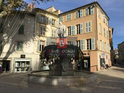 Bureau refait à neuf 50m² R+1 centre ville Salon