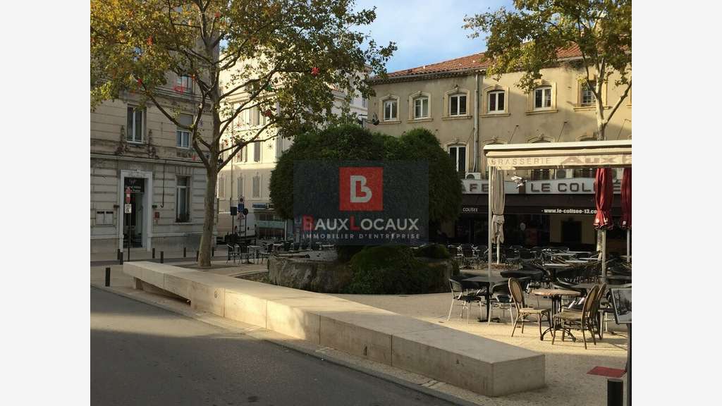 Bureau refait à neuf 50m² R+1 centre ville Salon