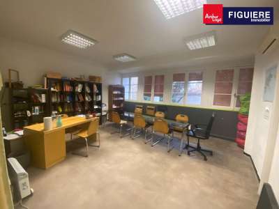 Bureaux à louer de 157m² proche gare Salon de Pce