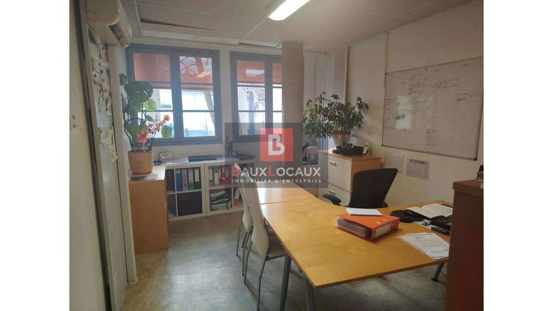 Bureaux 157m² RDC à louer à Salon-de-Provence