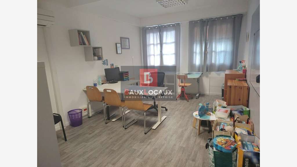 Bureaux 157m² RDC à louer à Salon-de-Provence