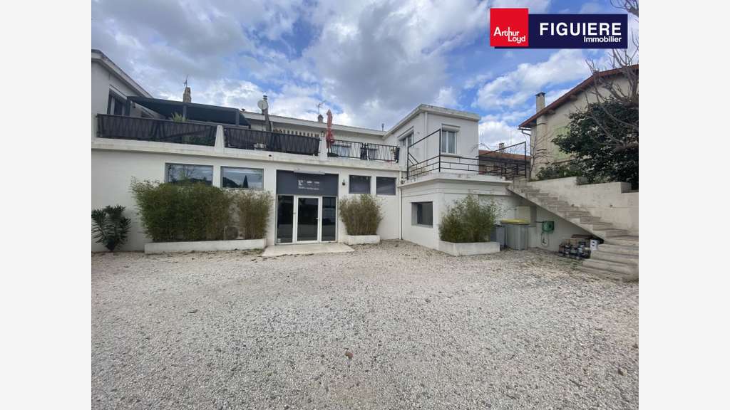 Bureaux 85m² et stockage 20m² à louer centre Salon
