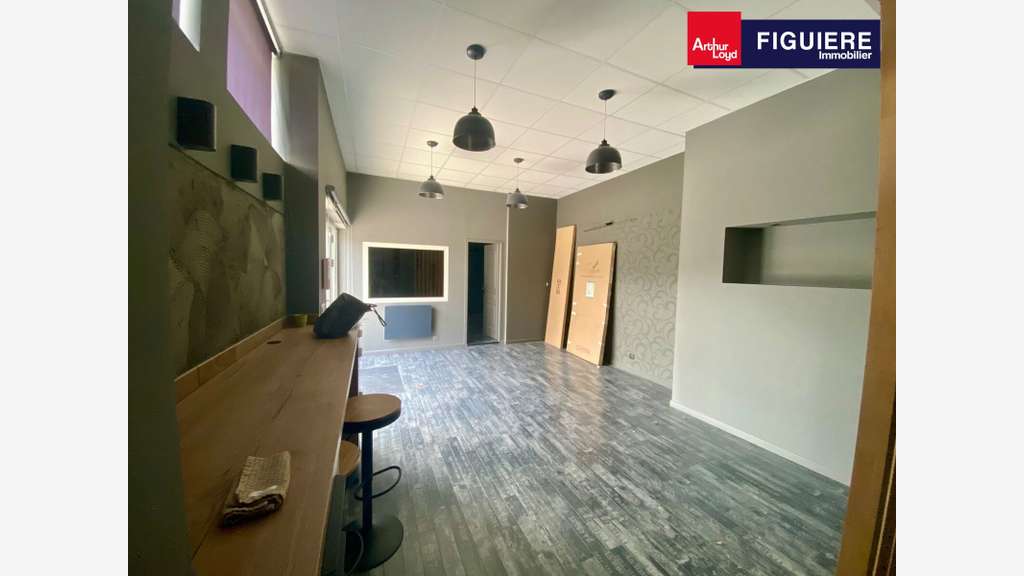 Bureaux 85m² et stockage 20m² à louer centre Salon