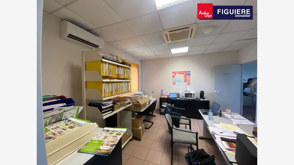 70m² de bureaux à louer en RDC à Salon La Gandonne