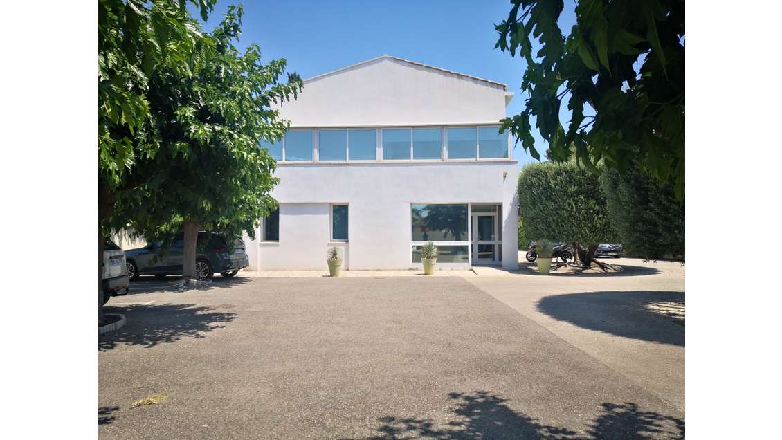 Locaux bureaux à louer à partir de 125m² à Sanary