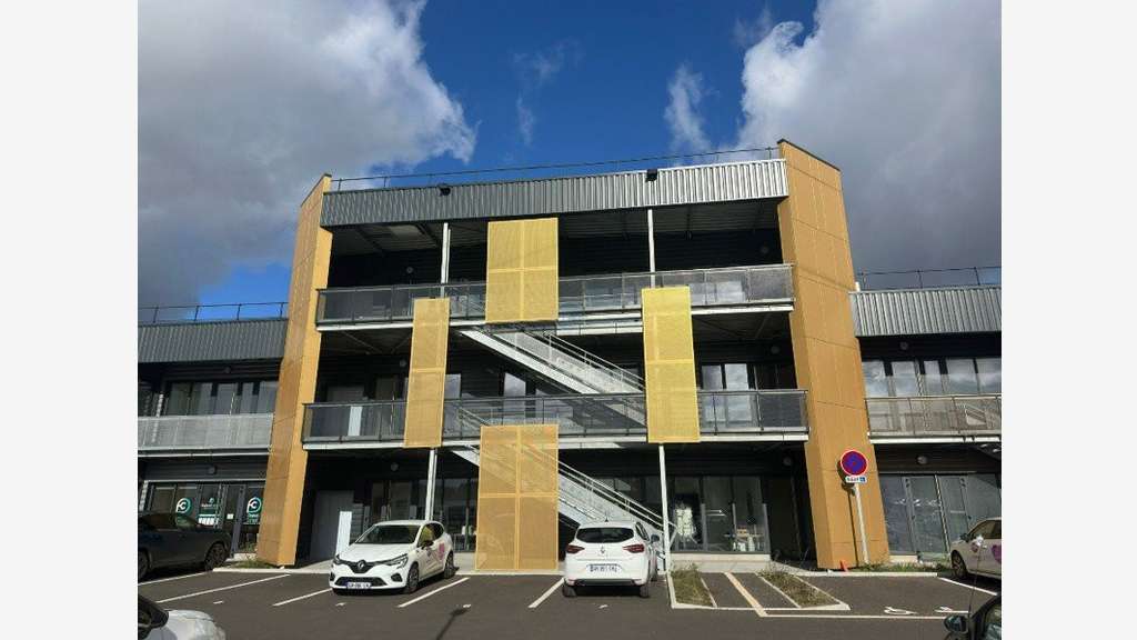 A louer cellule neuve 165m² à Saran