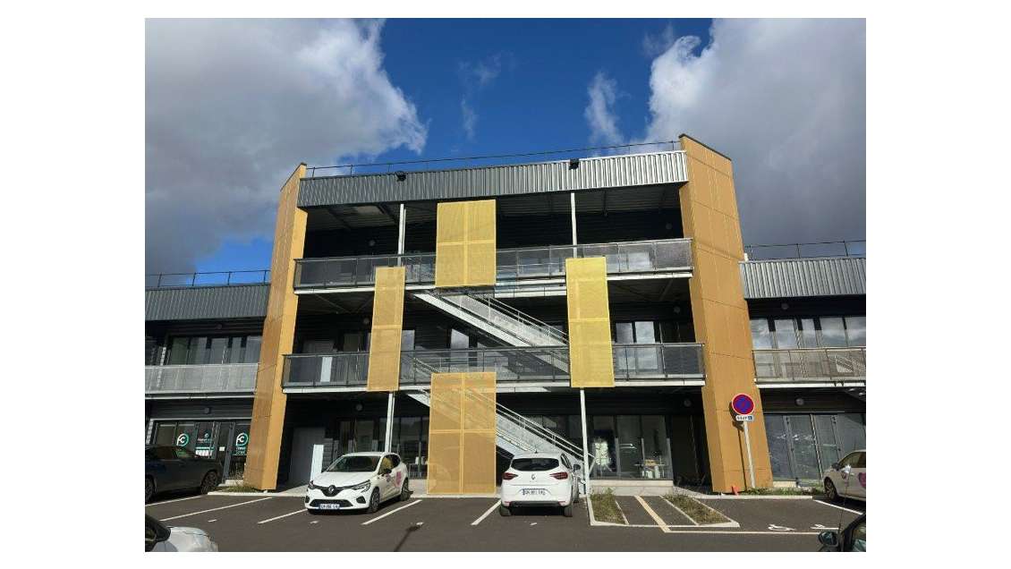 A louer cellule neuve 165m² à Saran