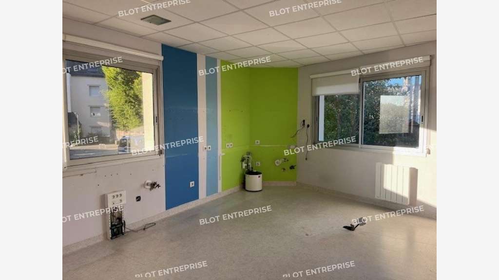 À louer  plateau de bureaux 160m² RDC à Sarzeau