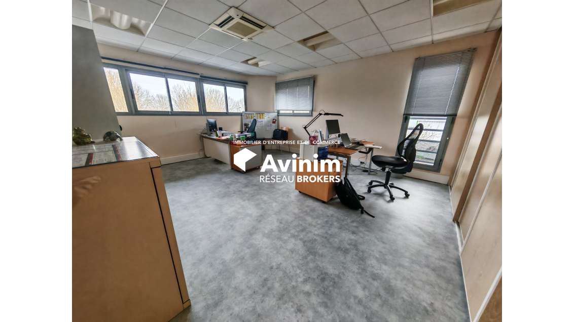 Immeuble de bureaux 494 m² avec parking privatif