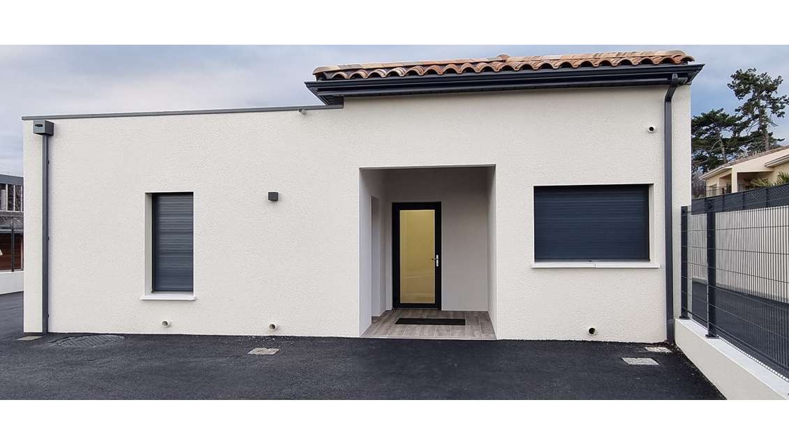 A louer cabinet de consultation 20m² à Savasse