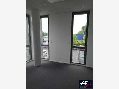 44 - SAVENAY - BUREAUX à louer