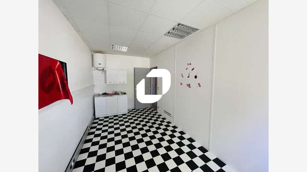 A louer Bureaux 332m² Savigny le temple