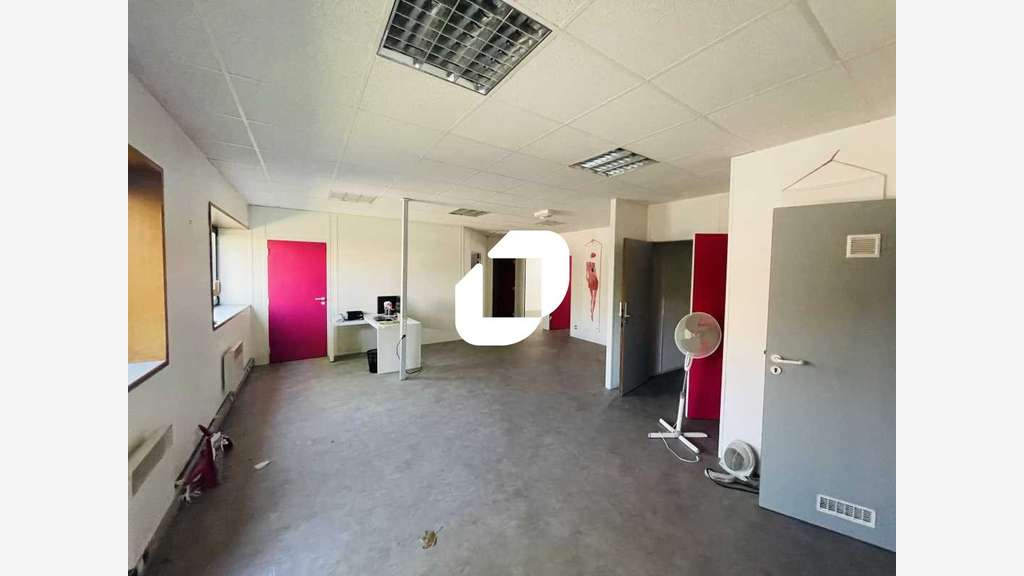 A louer Bureaux 104m² Savigny le temple