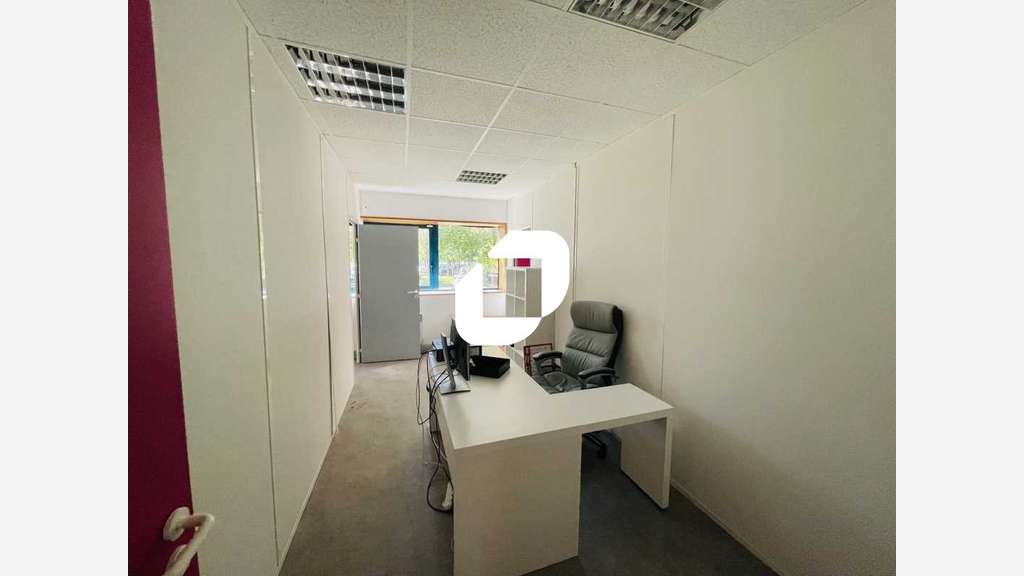 A louer Bureaux 228m² Savigny le temple