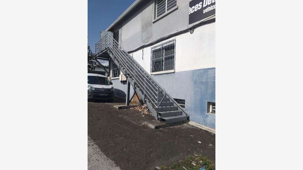 A louer bureaux 160m² sur Schoelcher