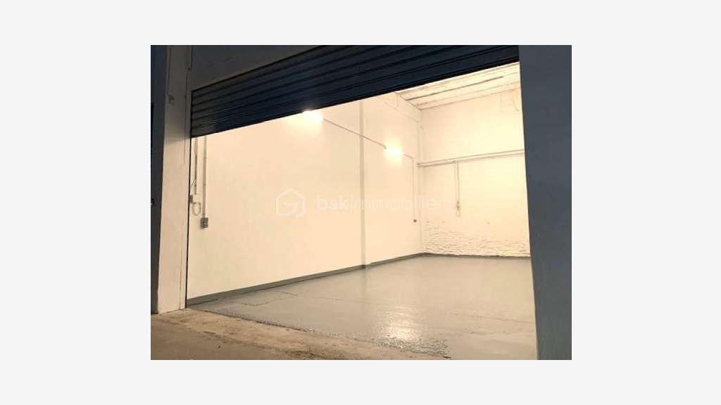A louer bureaux & espace de stockage sécurisé