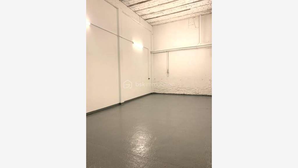 A louer bureaux & espace de stockage sécurisé