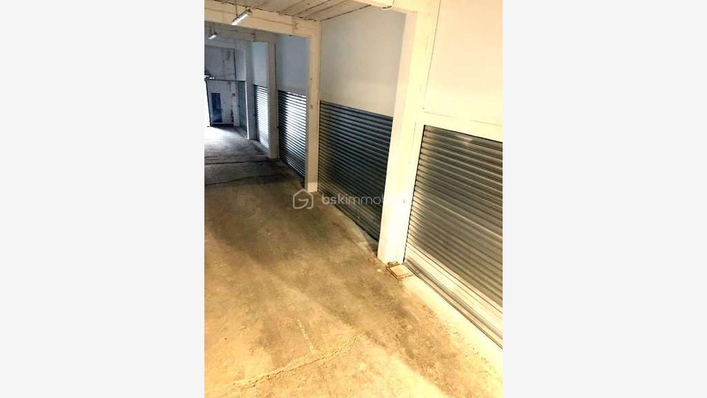A louer bureaux & espace de stockage sécurisé