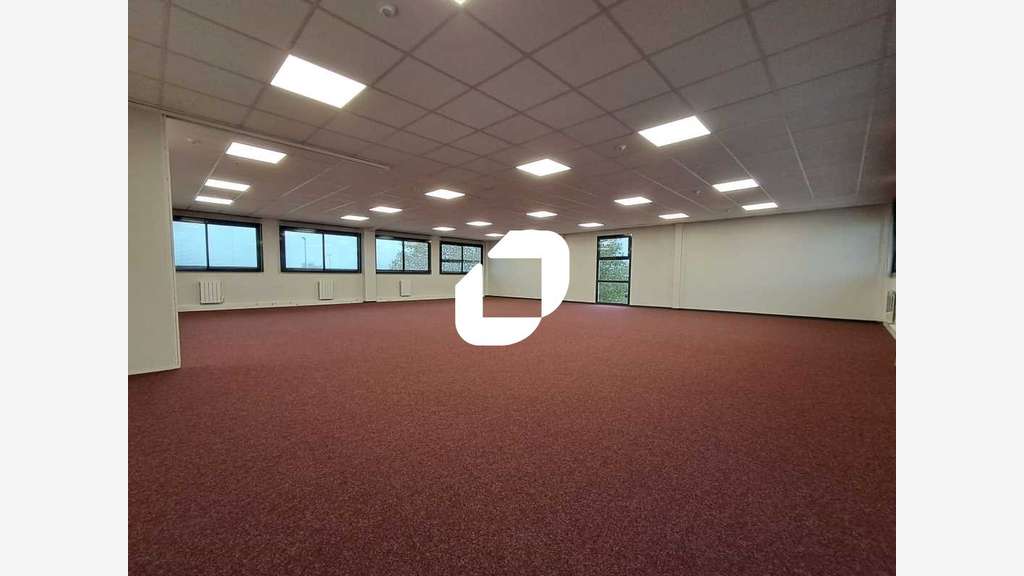 A louer Bureaux 1240m² Seclin