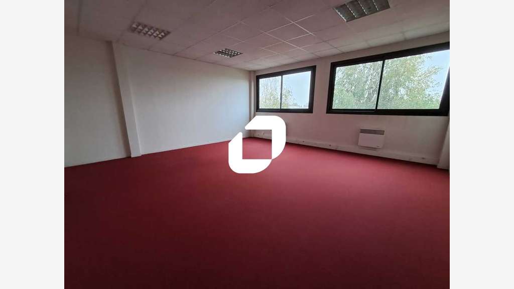 A louer Bureaux 1240m² Seclin