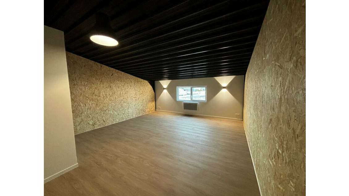 Location bureau de 105m² en R+1 à Séné