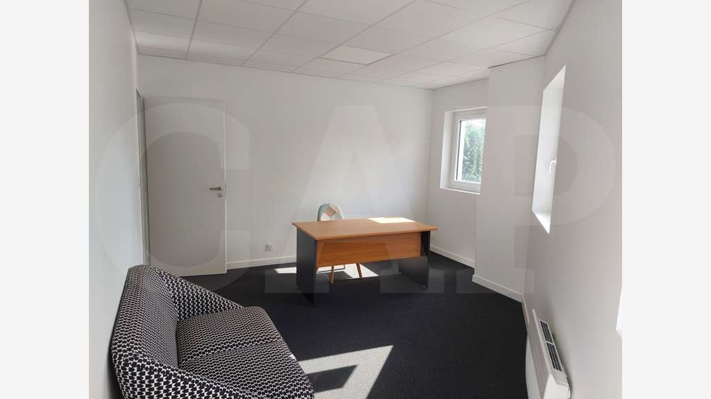 A louer bureaux rénovés de 146m² à Séné