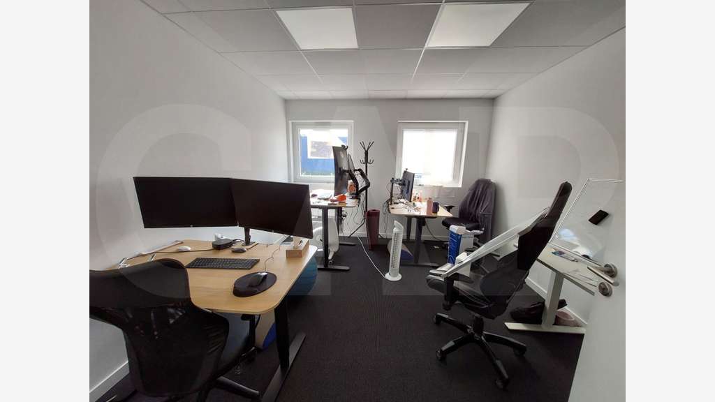 A louer bureaux rénovés de 146m² à Séné