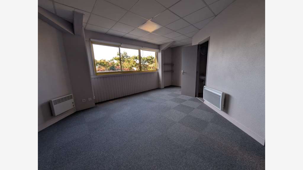 VANNES EST - Bureaux de 40 m² environ