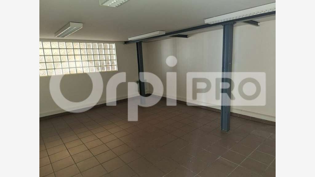 A louer local de bureaux 336m² R+1 à Senlis