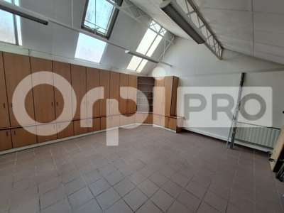 A louer local de bureaux 336m² R+1 à Senlis 