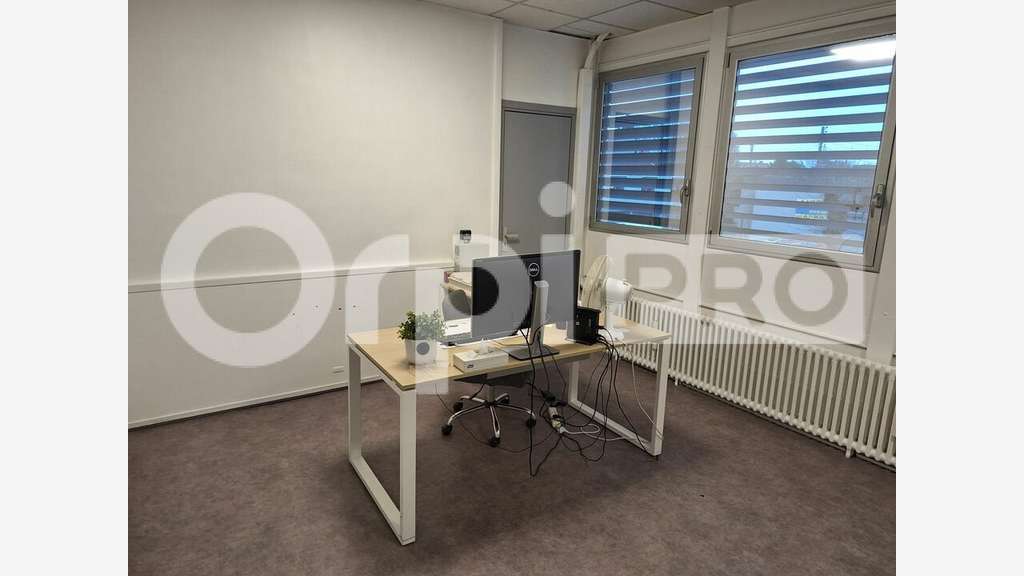 A louer bureaux 336m² bonne visibilité à Senlis