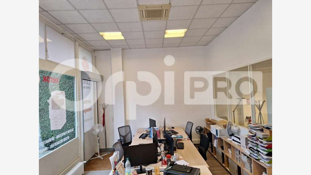A louer bureaux 336m² bonne visibilité à Senlis