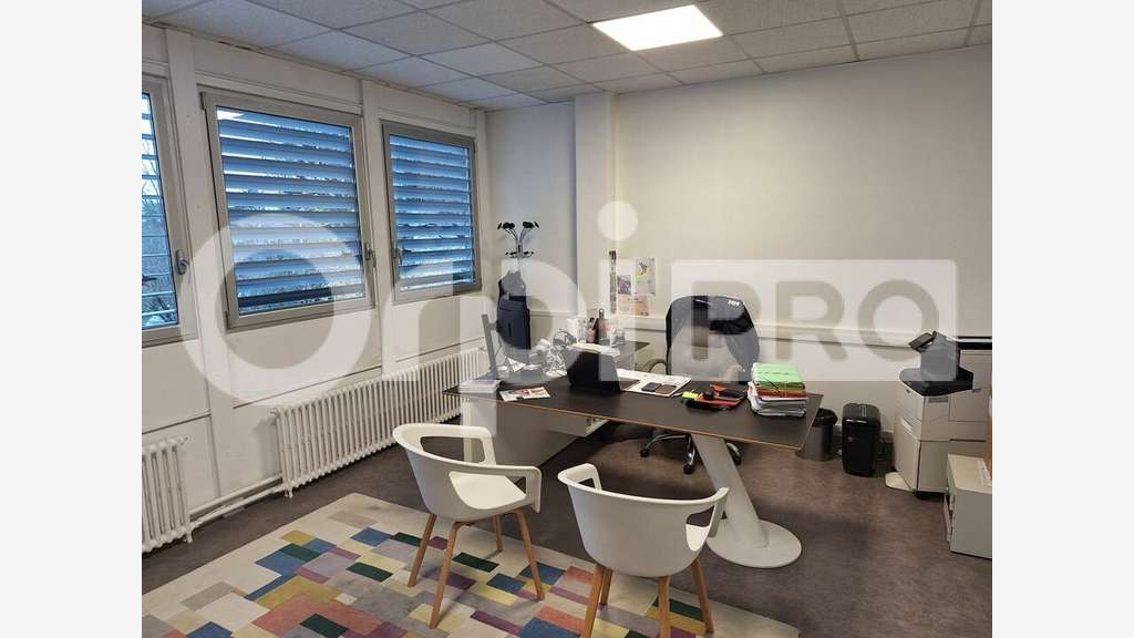 A louer bureaux 336m² bonne visibilité à Senlis
