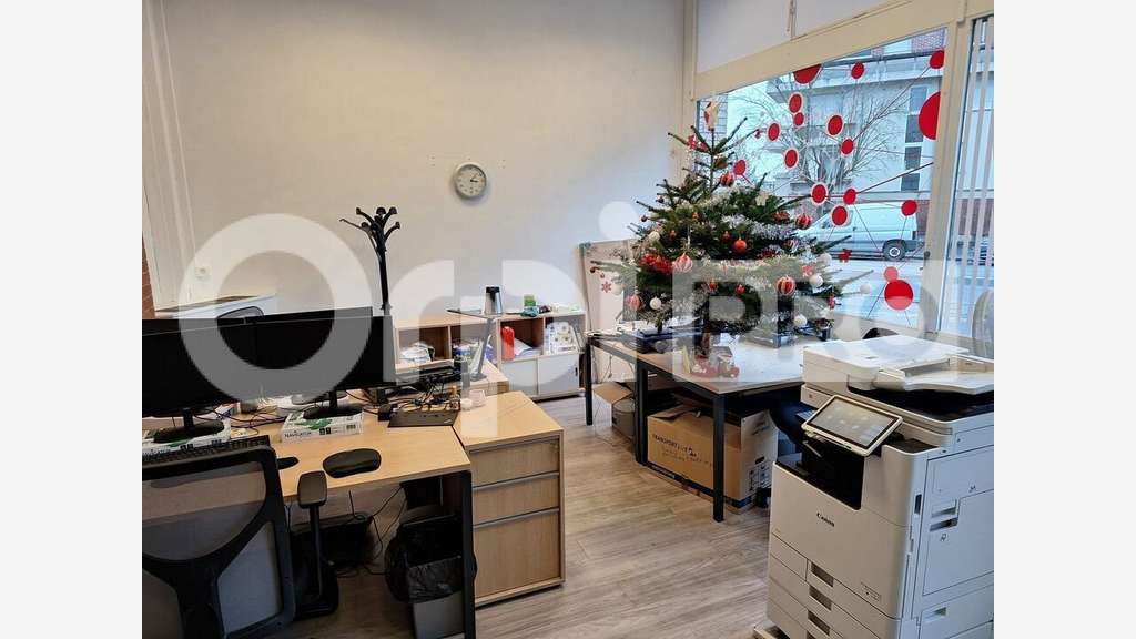 A louer bureaux 336m² bonne visibilité à Senlis