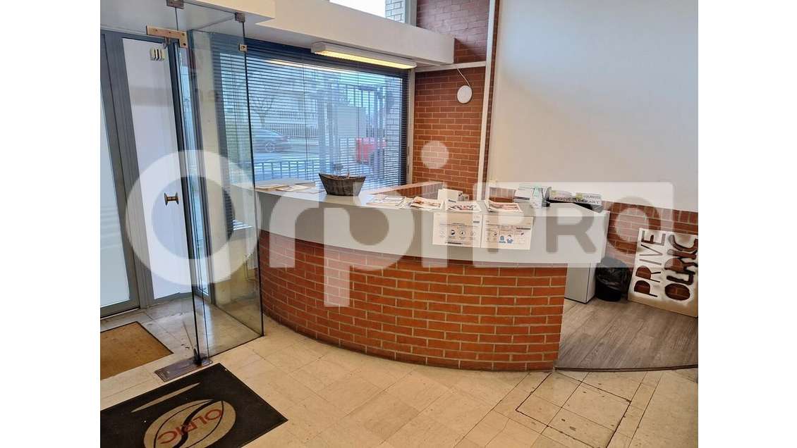 A louer bureaux 336m² bonne visibilité à Senlis 