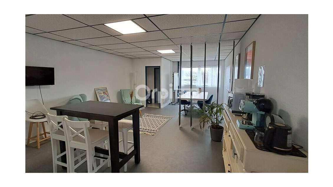 A louer local rénové de 80m² à Serres Castet