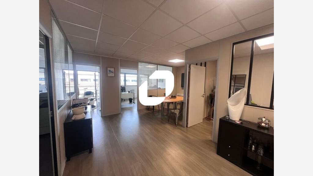 A louer Bureaux 80m² Serris