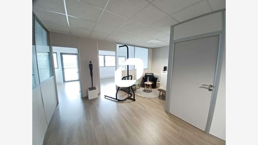 A louer Bureaux 80m² Serris