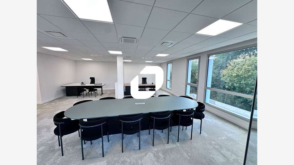 A louer Bureaux 94m² Serris