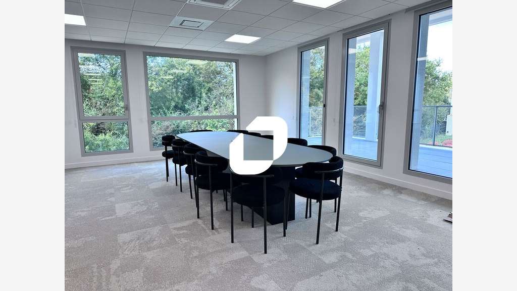 A louer Bureaux 141m² Serris