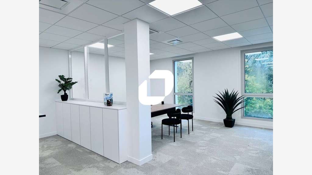 A louer Bureaux 141m² Serris