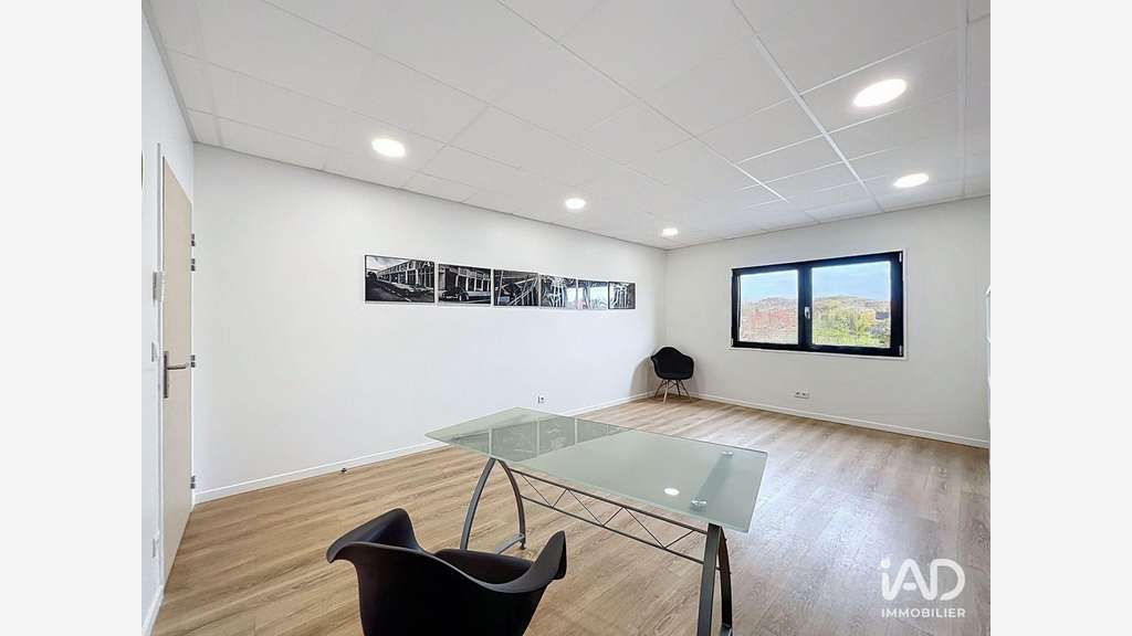 Bureau à Servon