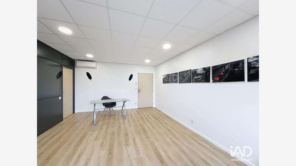 Bureau à Servon