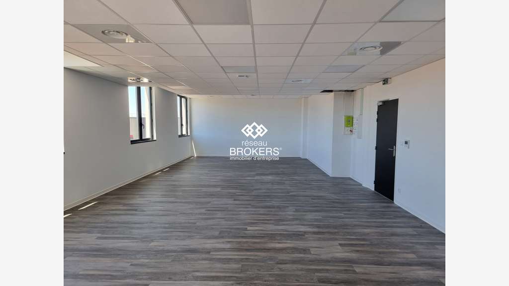 Bureau de 92,40 m² + terrasse de 36 m² - A louer -