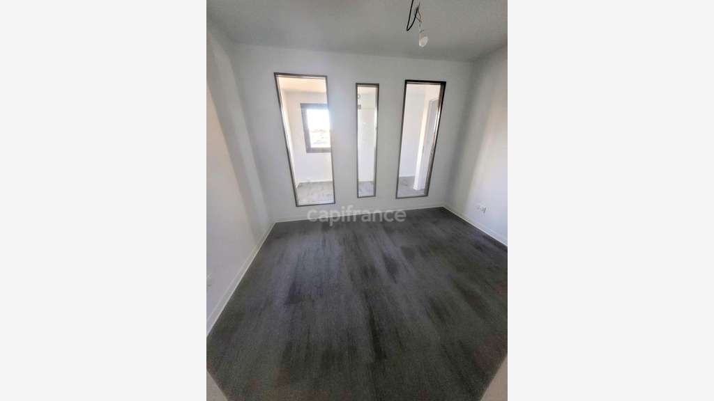 A louer bureaux à l'entrée de Sète