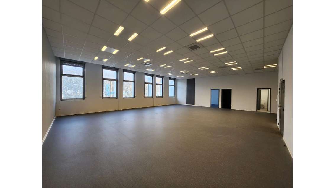 Bureau à louer 180m² à Sète Place Aristide Briand