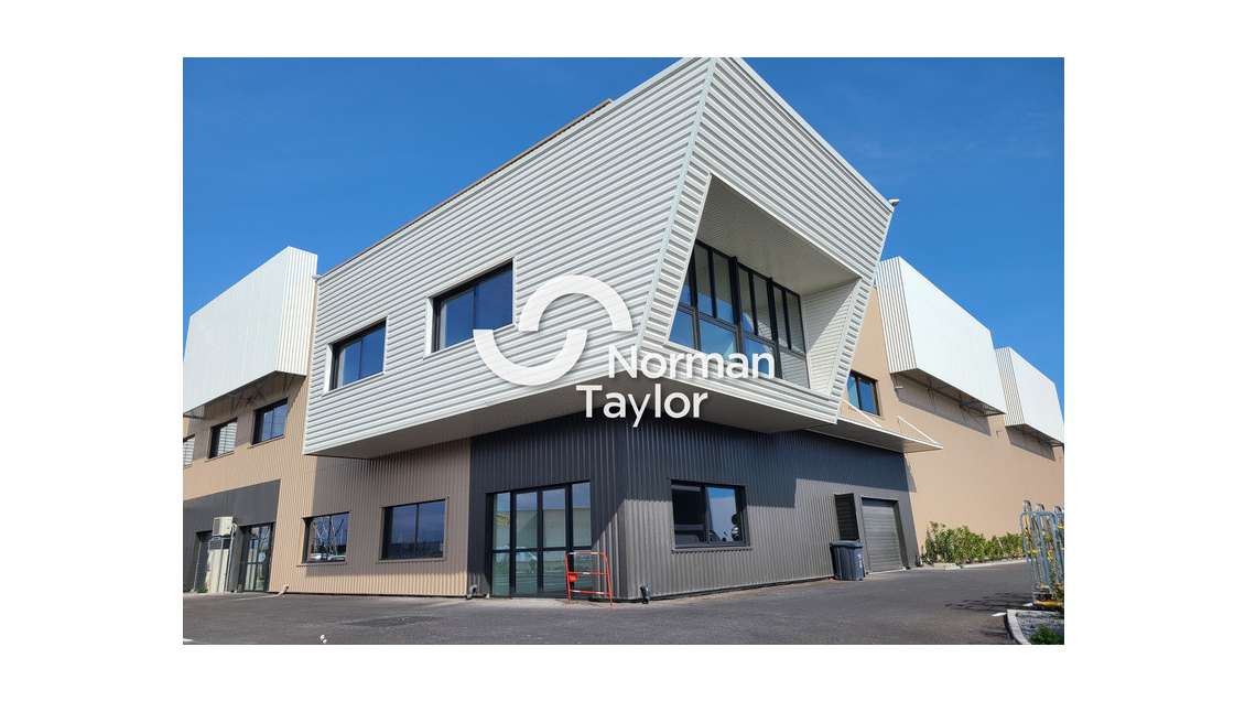 Bureaux 278m² à louer ZA Eaux Blanches à Sète