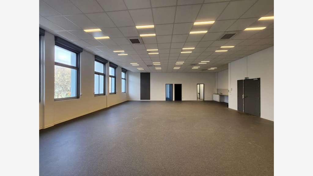 Bureau à louer -180 m² - Place Aristide Briand