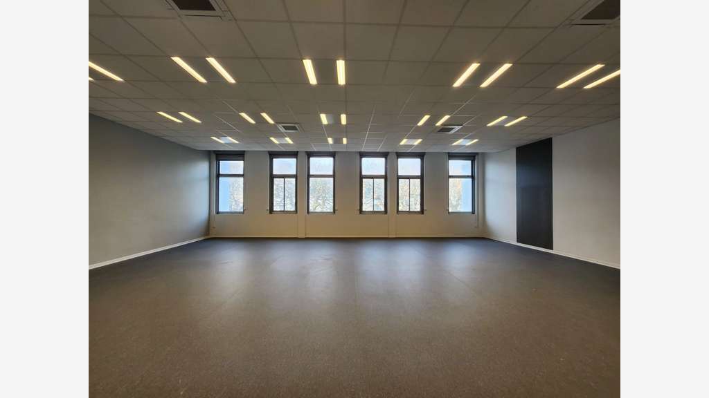 Bureau à louer -180 m² - Place Aristide Briand