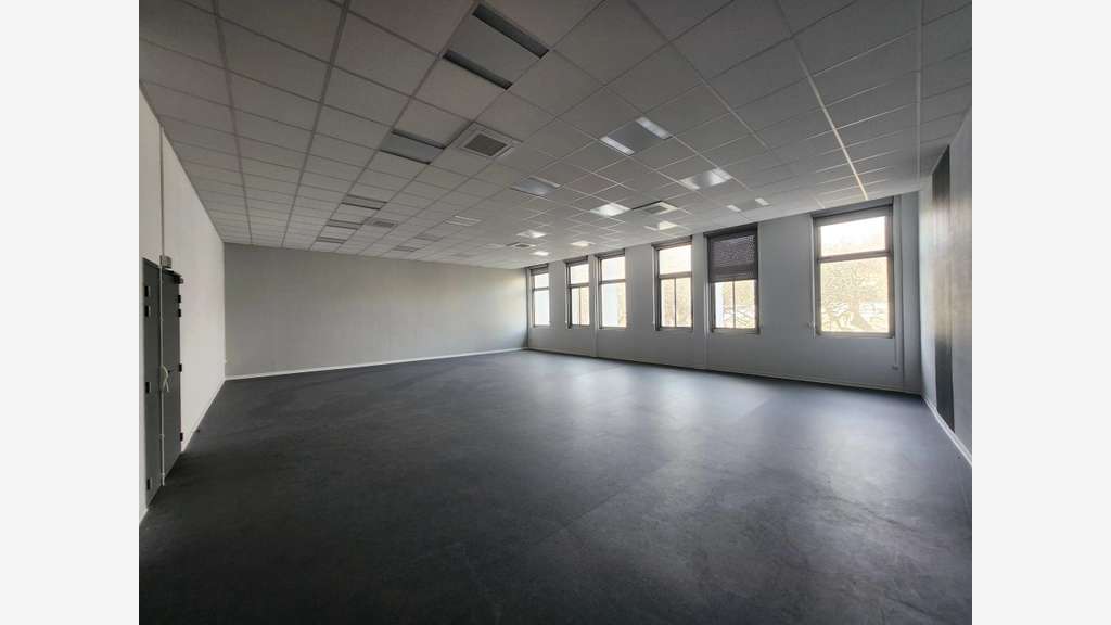 Bureau à louer -180 m² - Place Aristide Briand
